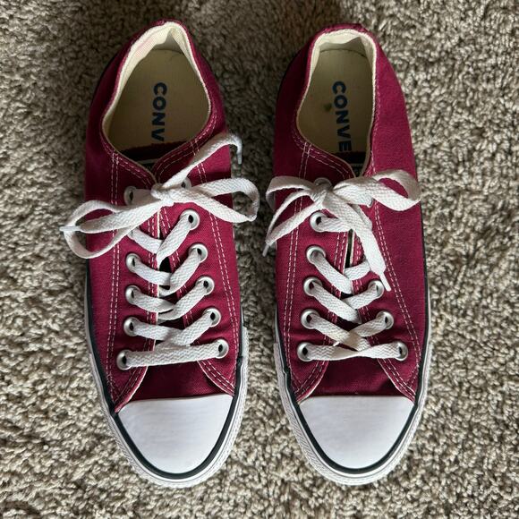 Converse Chuck Taylor All Star Low Top Sneakers Maroon - Men’s 6 Women’s 8 - Picture 2 of 6
